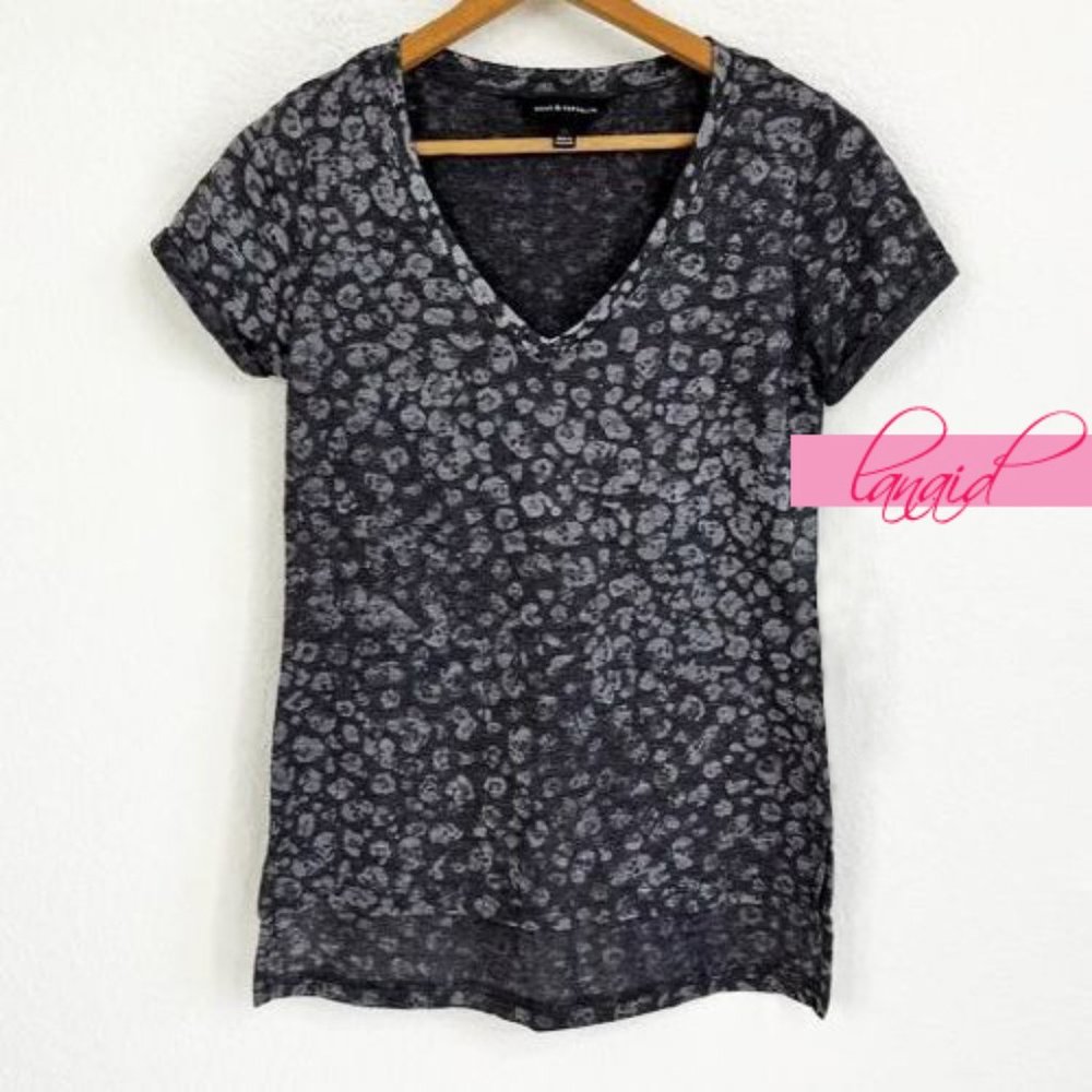 Rock & Republic All-Over Skulls Tee V-Neck Grey Slub Burnout Distressed Edgy Top